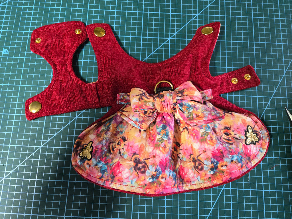 Handmade Pet Dog or Cat Dress Clothing Red and Floral with snaps 3-6lb. Pet