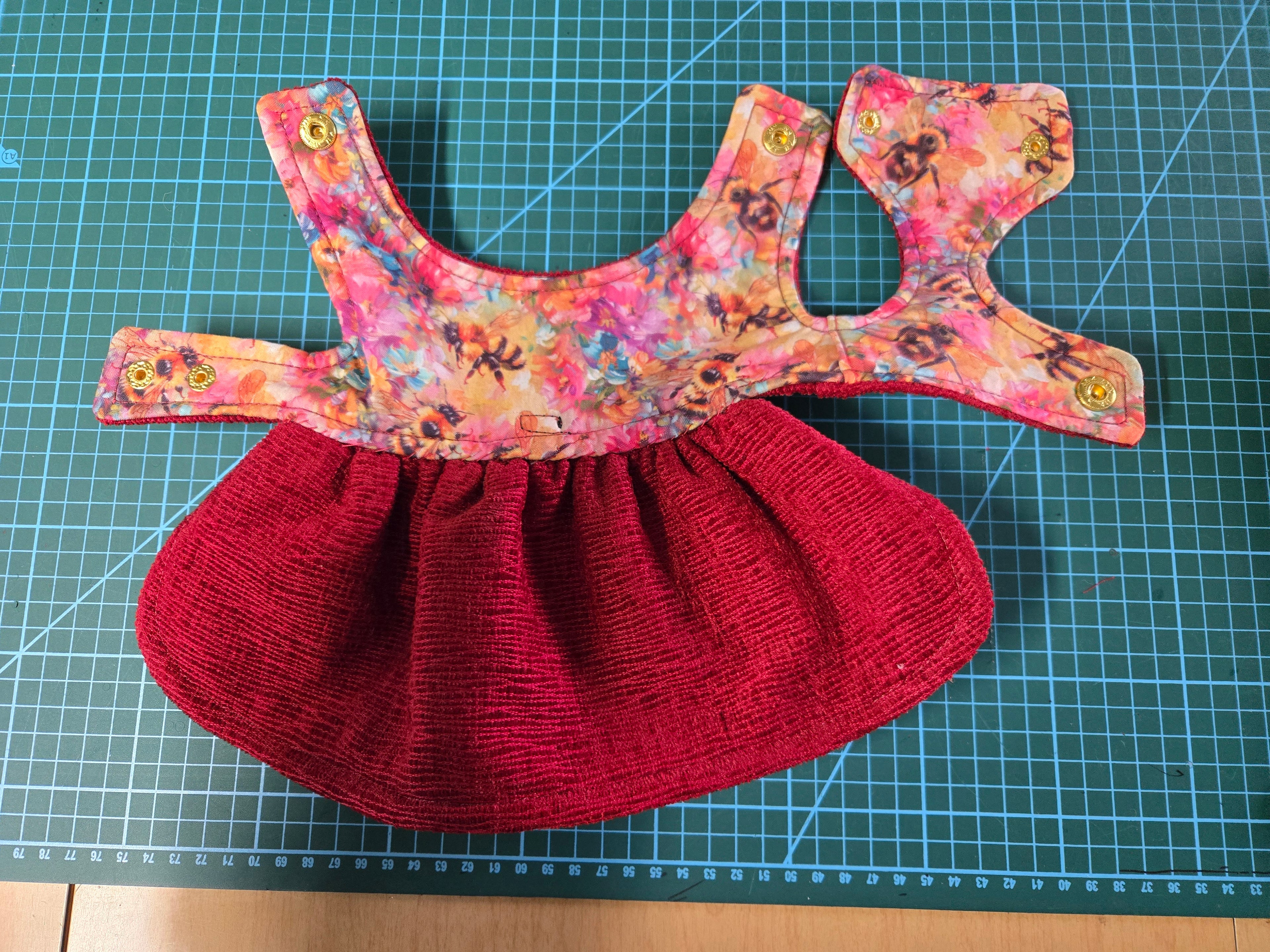 Handmade Pet Dog or Cat Dress Clothing Red and Floral with snaps 3-6lb. Pet