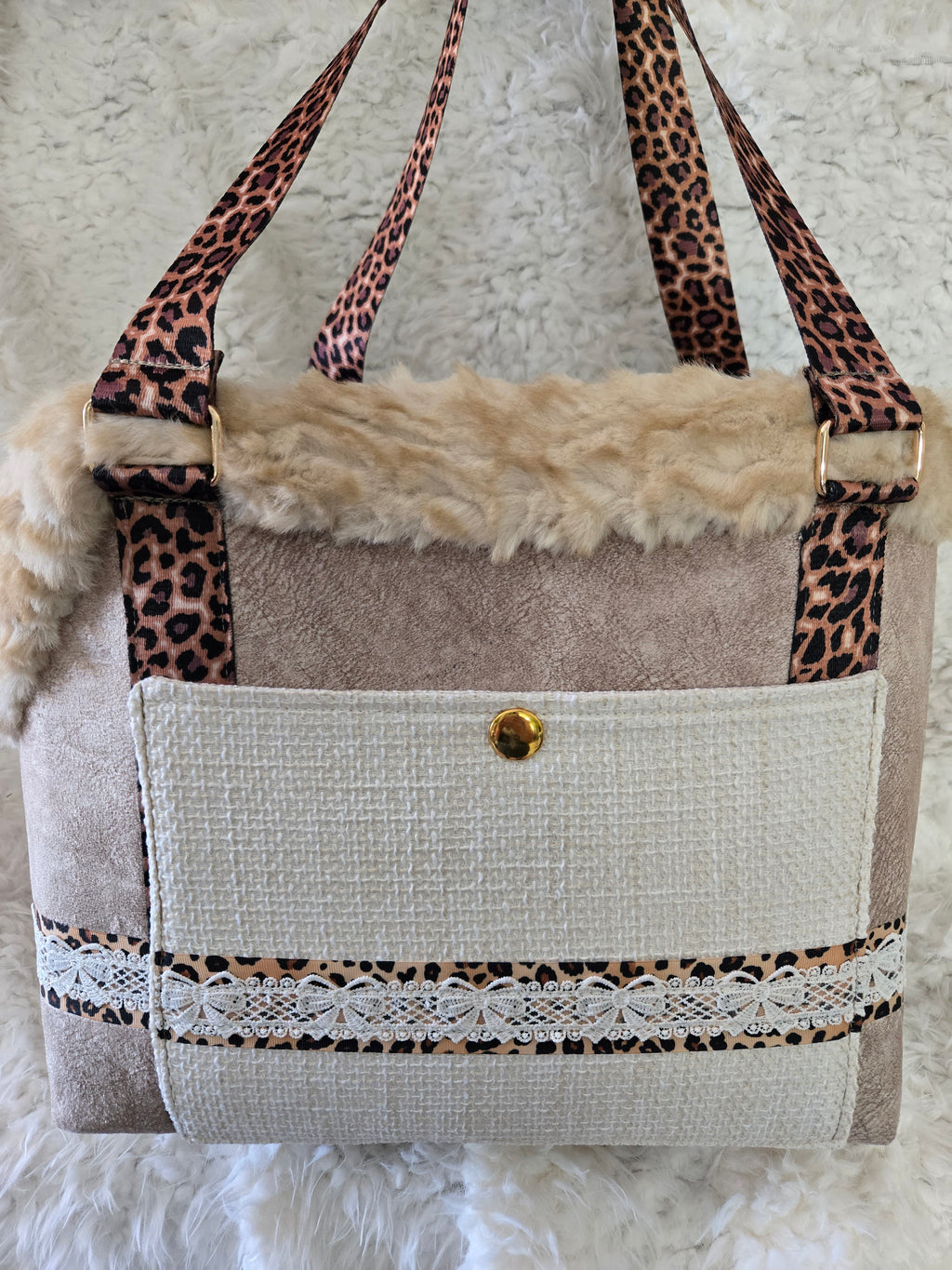 Dog Carrier, Outfit & Leash Homemade light color, 4-6lbs.