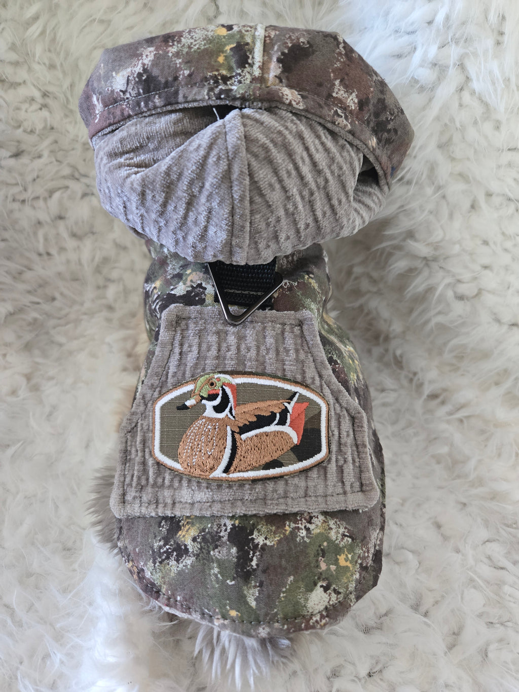 Camouflage and Gray pet carrier. Outfit and leash. For that little furry boy, he will love it. 4-6lbs. Size medium.