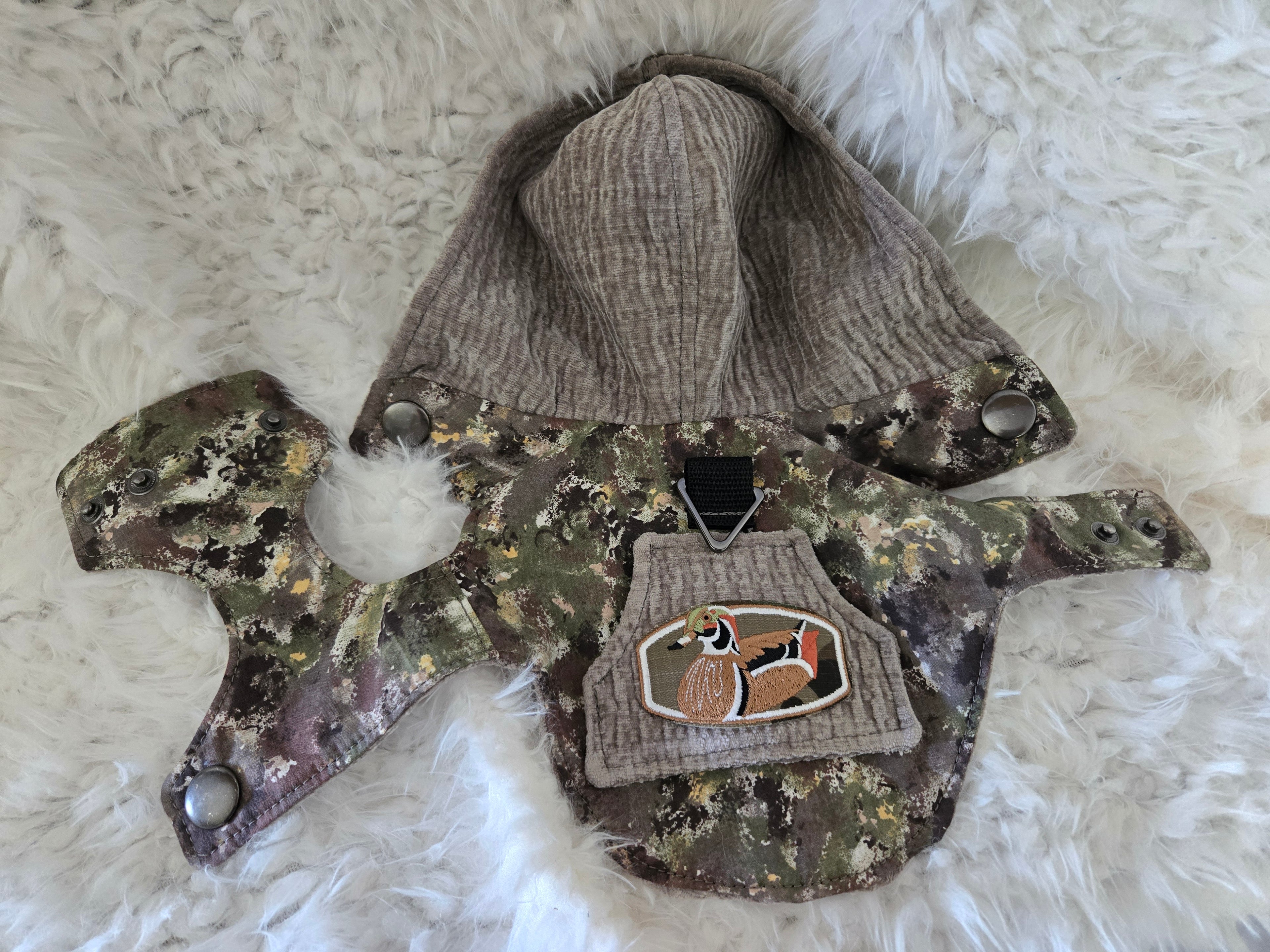Camouflage and Gray pet carrier. Outfit and leash. For that little furry boy, he will love it. 4-6lbs. Size medium.