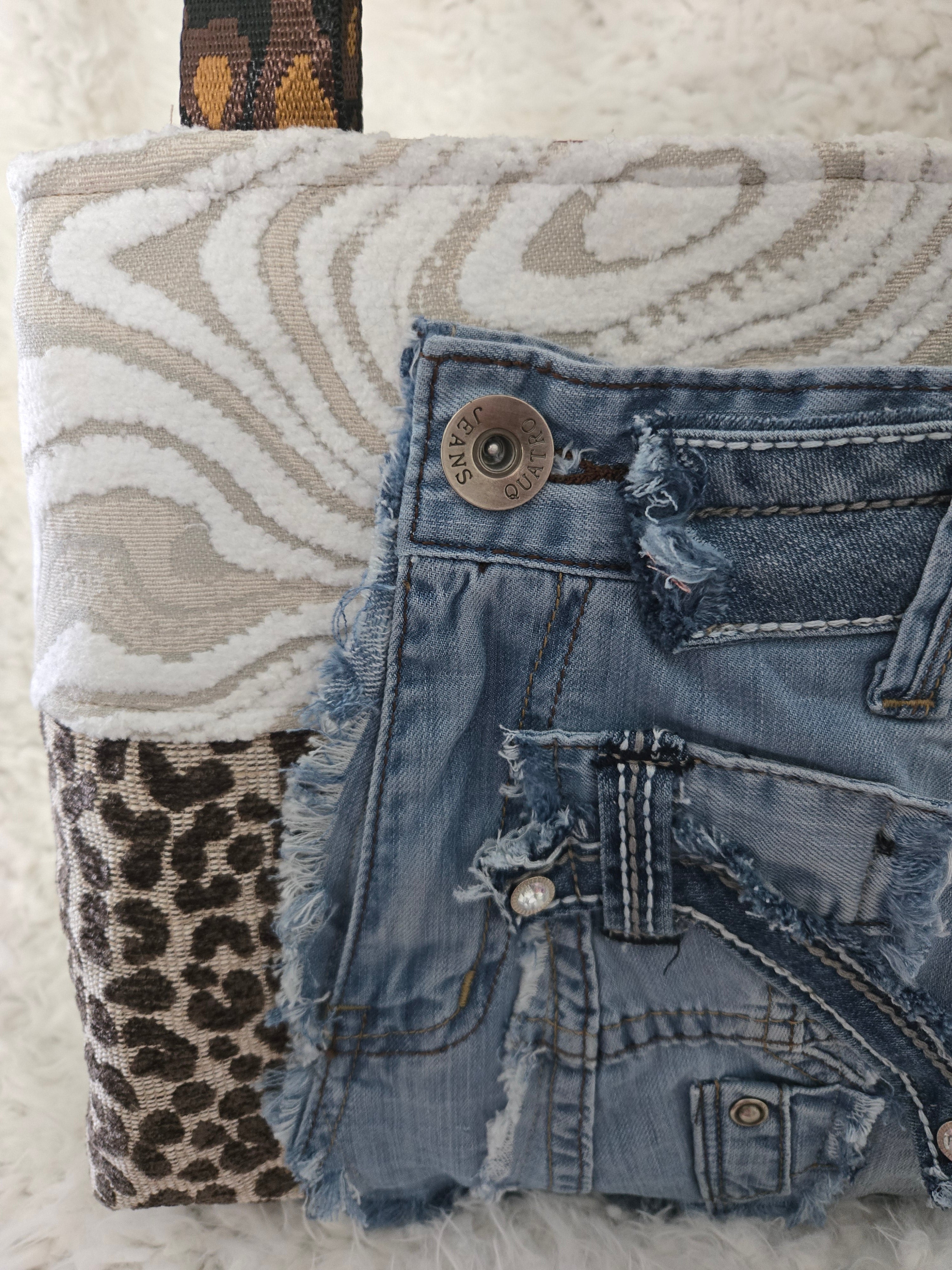 Cheetah and Jean purse handbag. So I say, size 16, / 12.