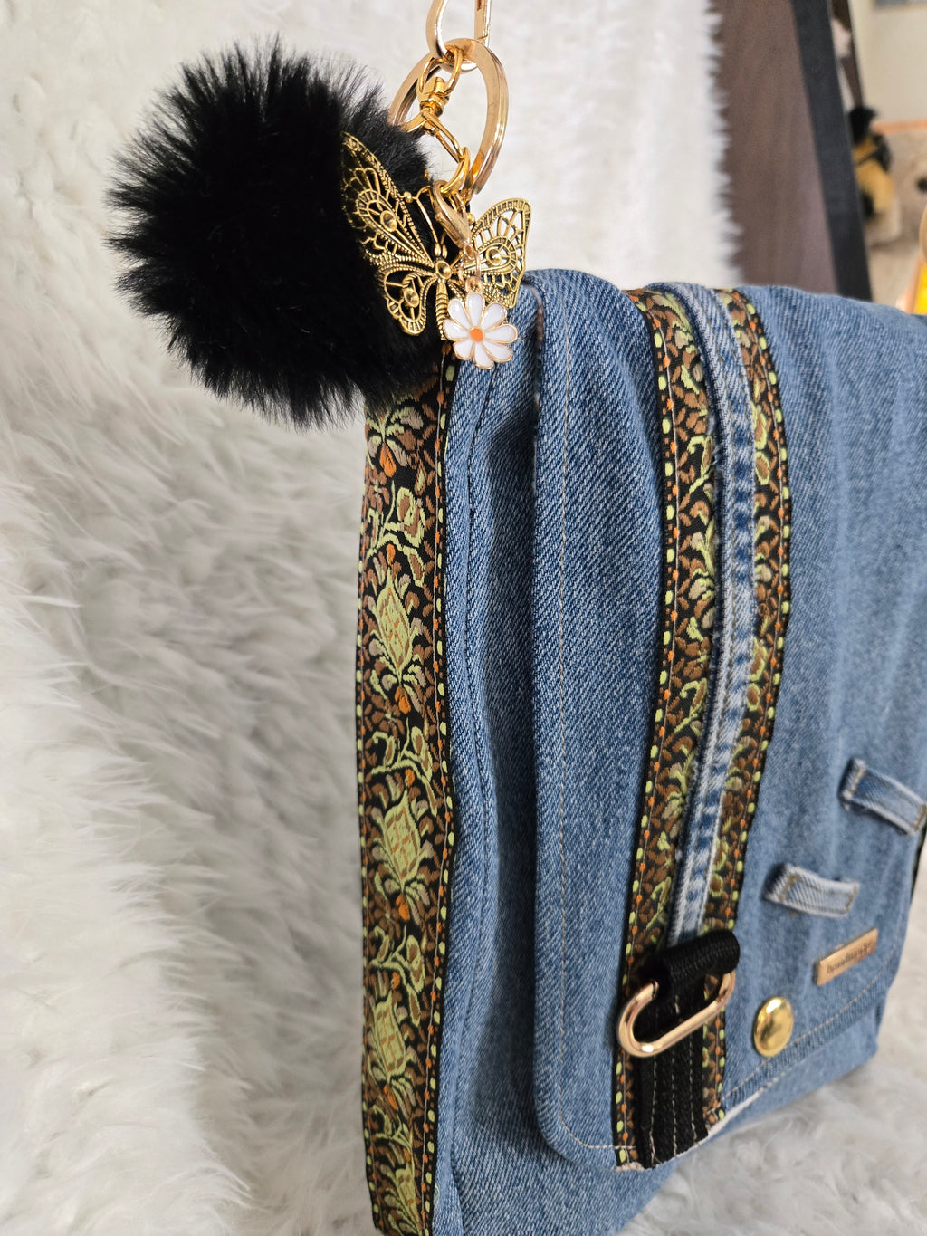 Jean and flannel cross body bag 10 / 13. Inches.