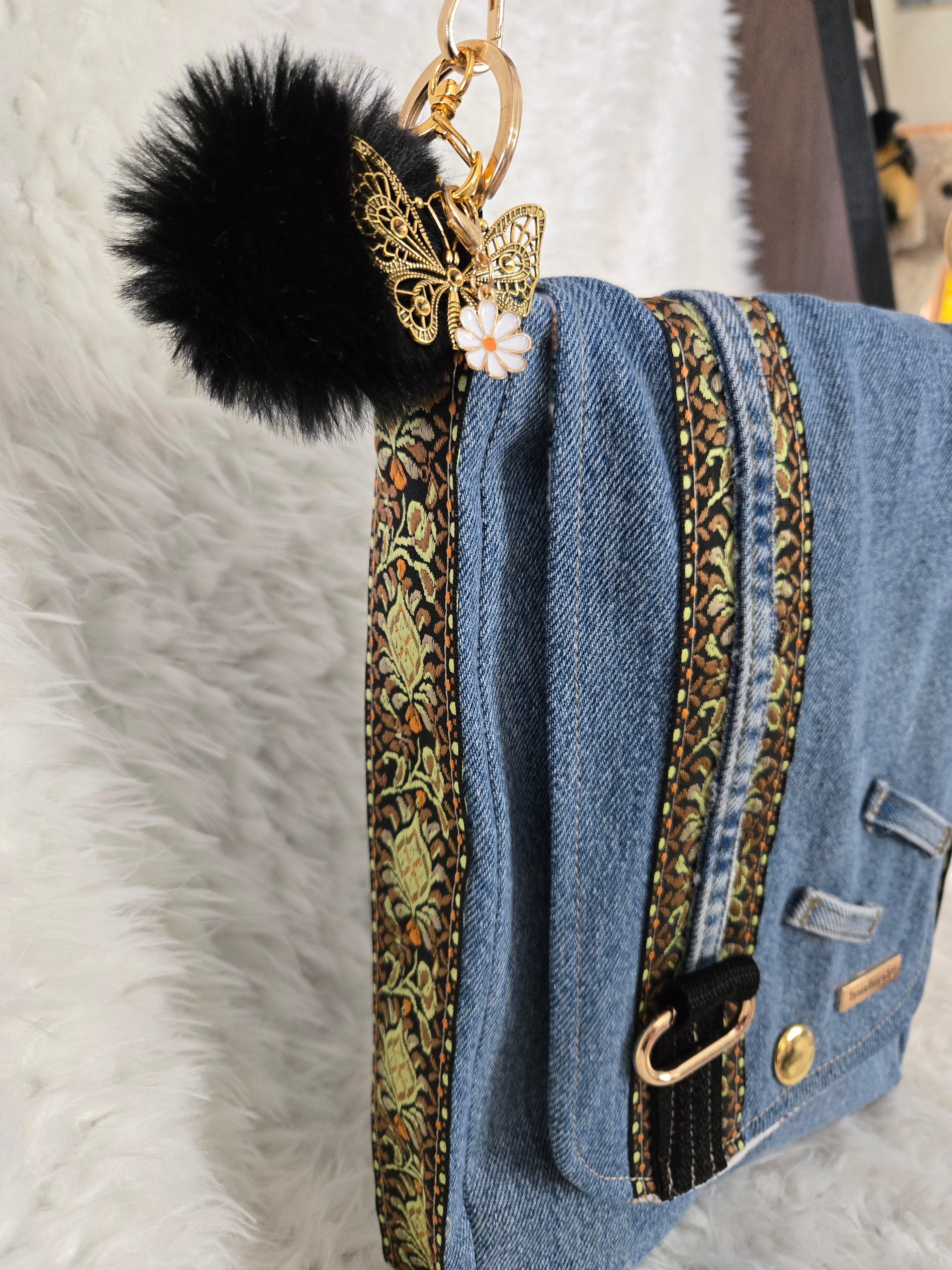 Jean and flannel cross body bag 10 / 13. Inches.